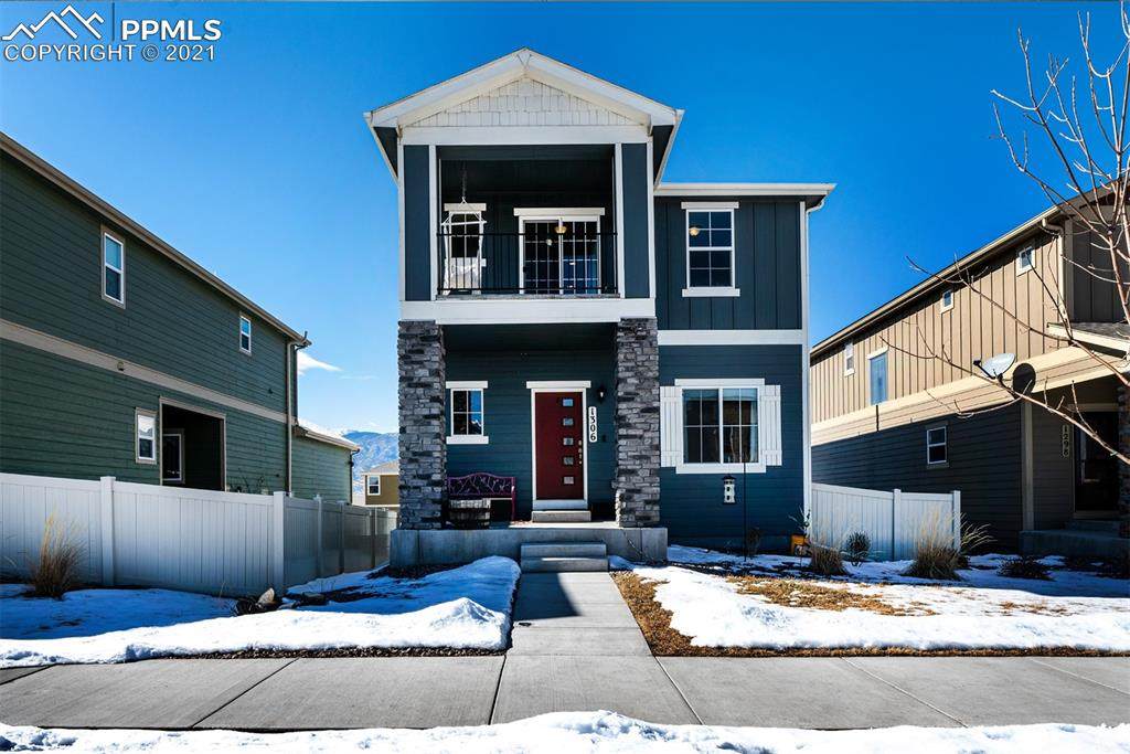 1306 Antrim Loop - Photo 1