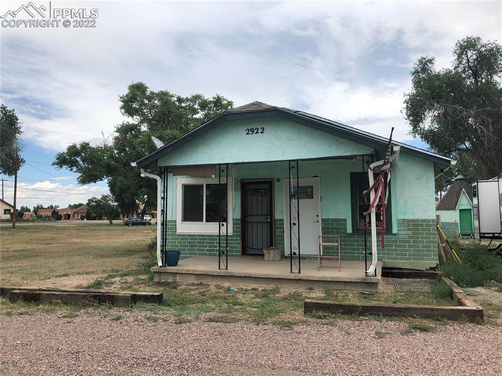 2922 Lakeview Avenue - Photo 1