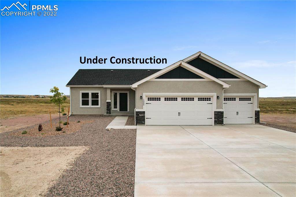 933 Blackstone Drive - Photo 1