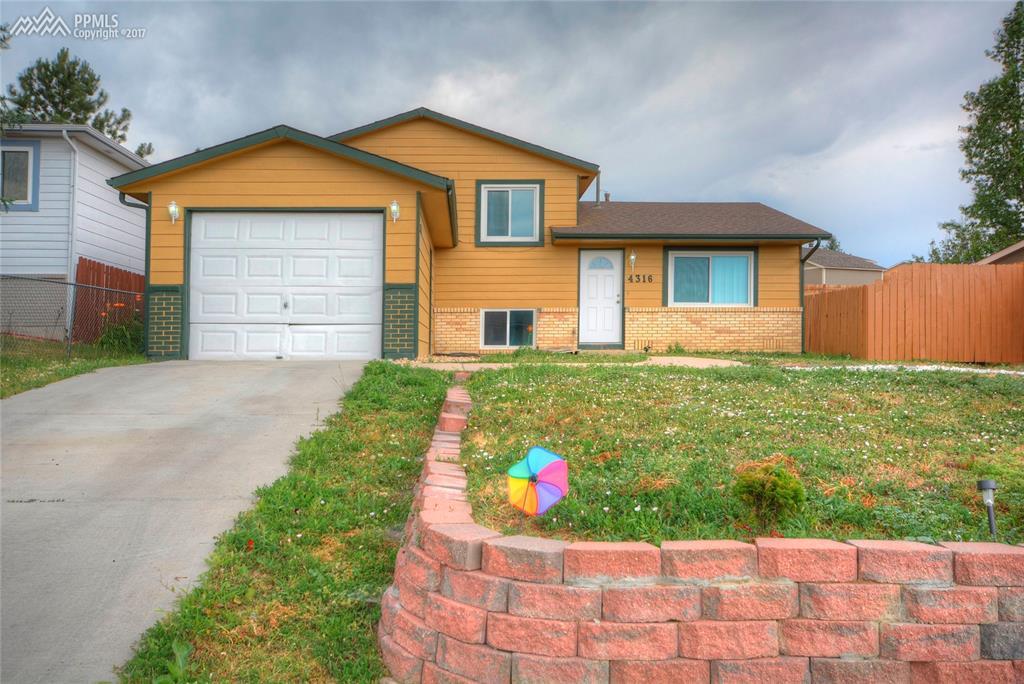 4316 College View Drive - Photo 1