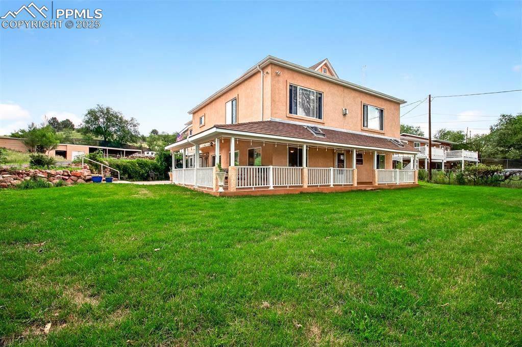 1502 Manitou Boulevard - Photo 1