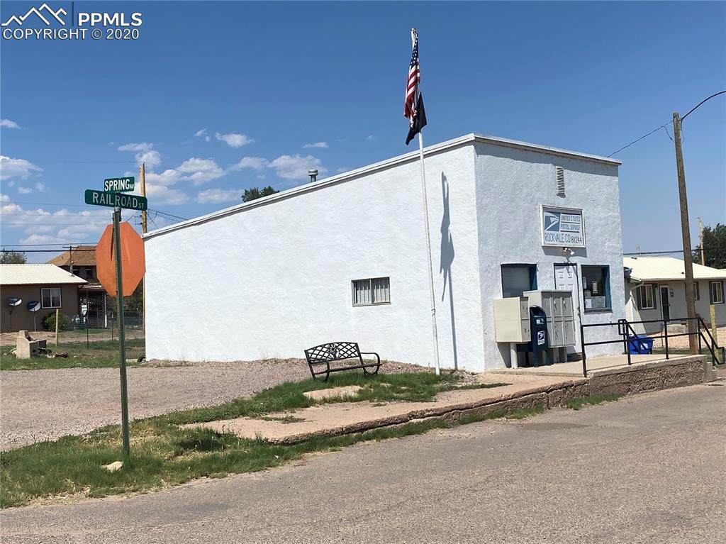 615 Railroad Street - Photo 1