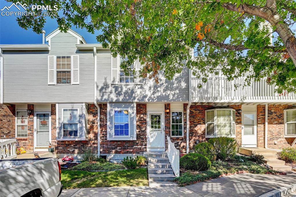 1908 Giltshire Drive - Photo 1