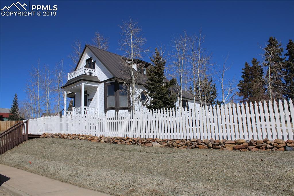 105 Carr - Photo 1