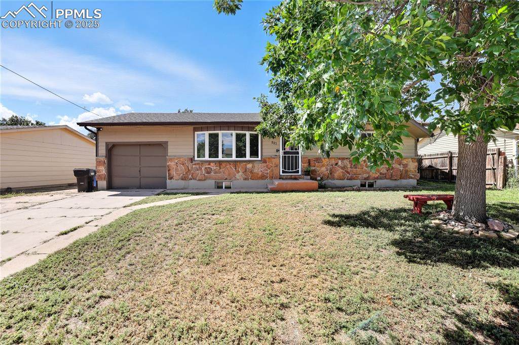 521 Clearview Drive - Photo 1