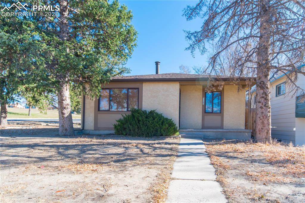 1127 Iowa Avenue - Photo 1