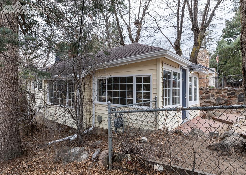 1605 Cheyenne Boulevard - Photo 1