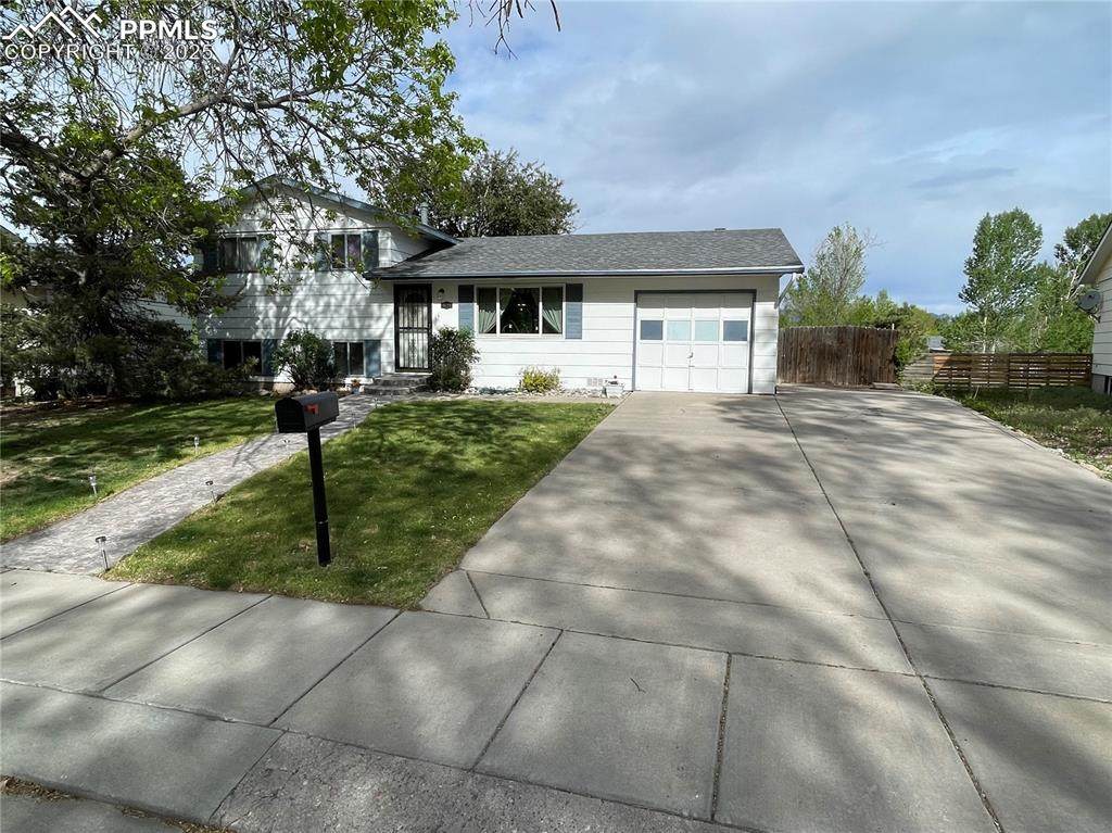 4620 Scenic Circle - Photo 1
