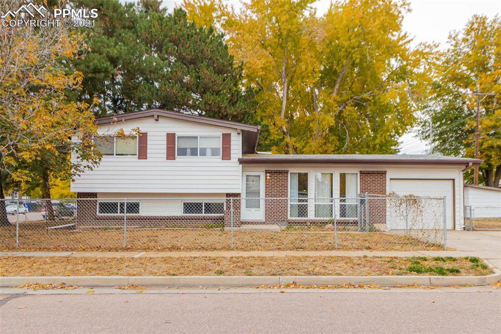 704 Clinton Way - Photo 1