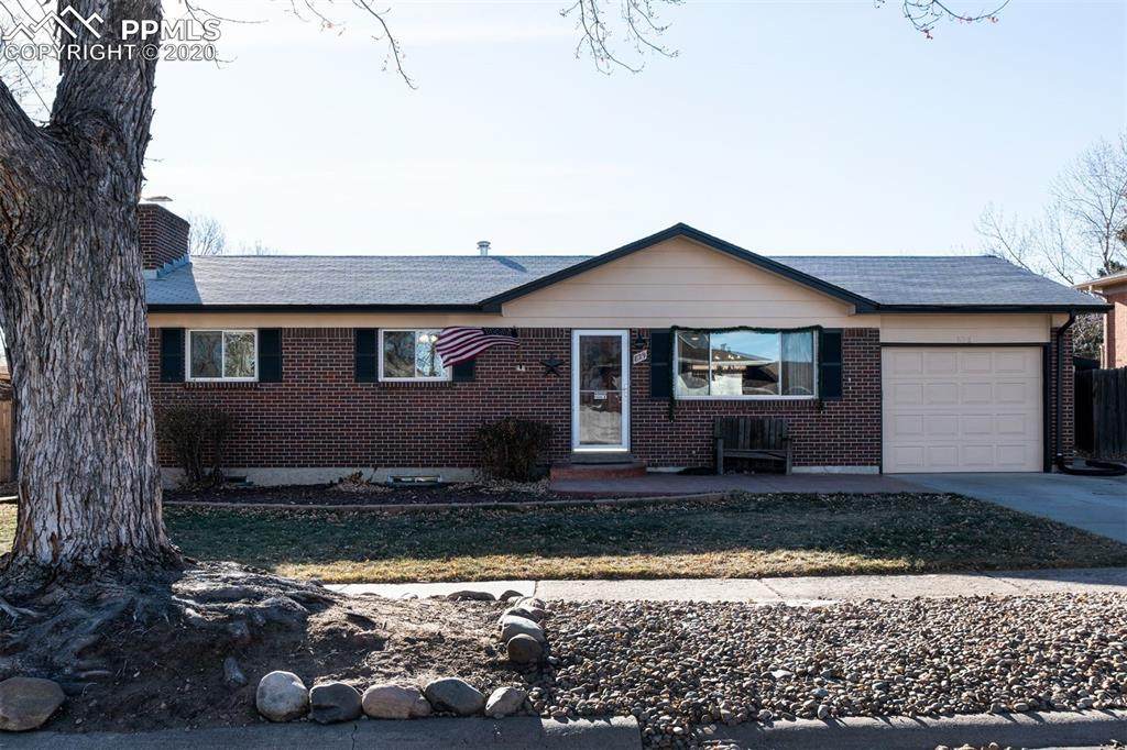 829 Dirksland Street - Photo 1
