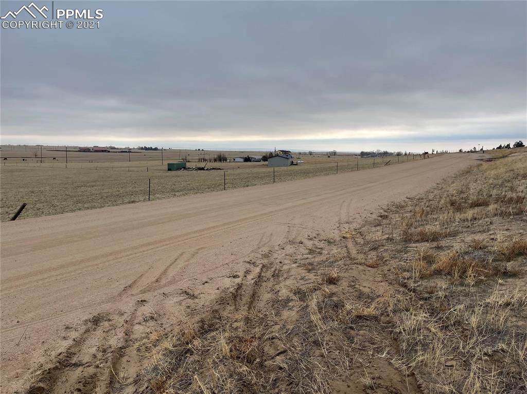 1090 Engleby Drive - Photo 1