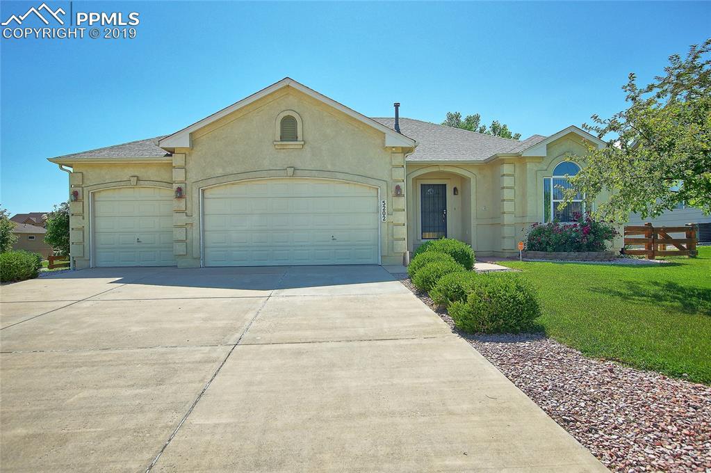 5202 Barnstormers Avenue - Photo 1