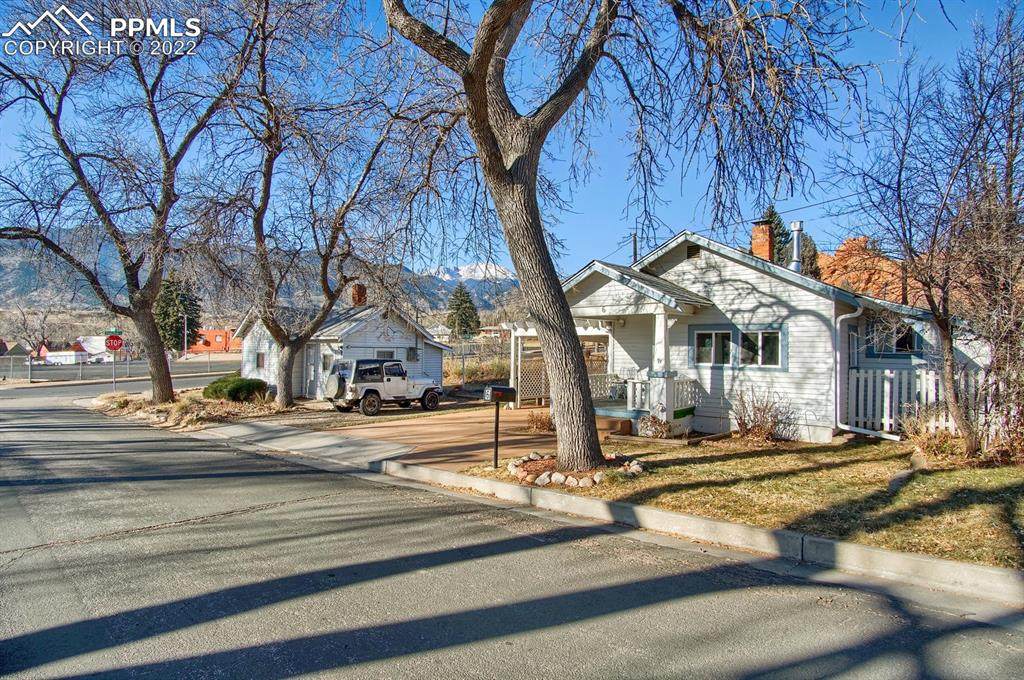 6 33rd Street - Photo 1