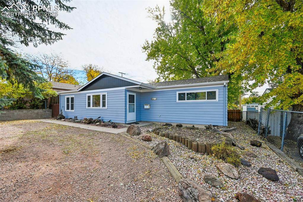 323 Maplewood Drive - Photo 1