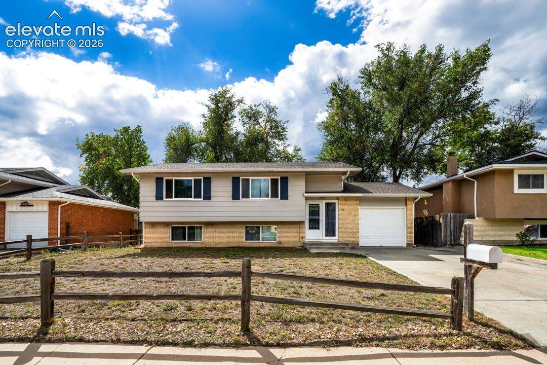 45 Watson Boulevard - Photo 1