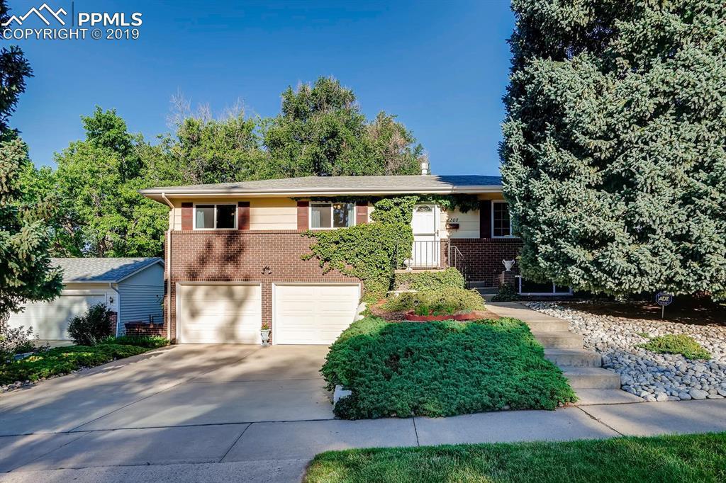 2208 Warwick Lane - Photo 1