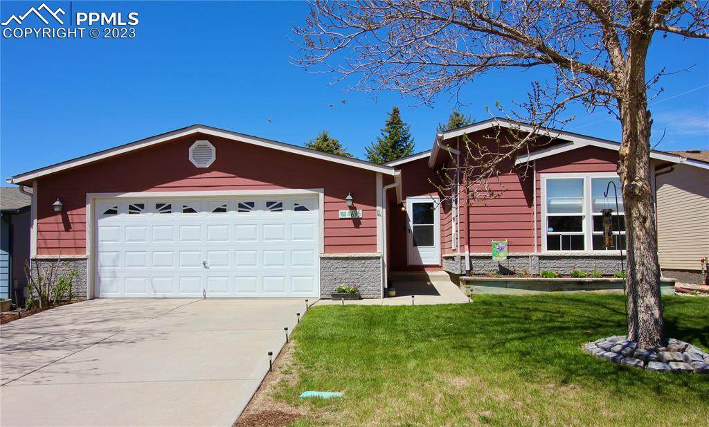 4695 Pine Marten Point - Photo 1