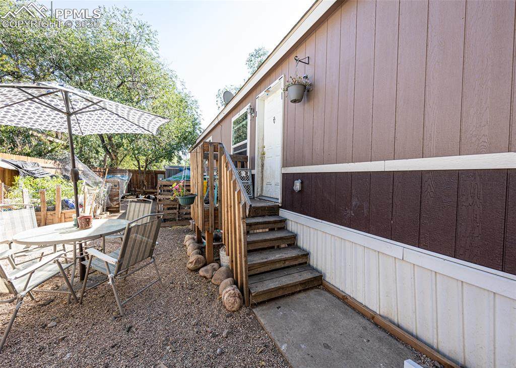 800 Santa Fe Avenue - Photo 1