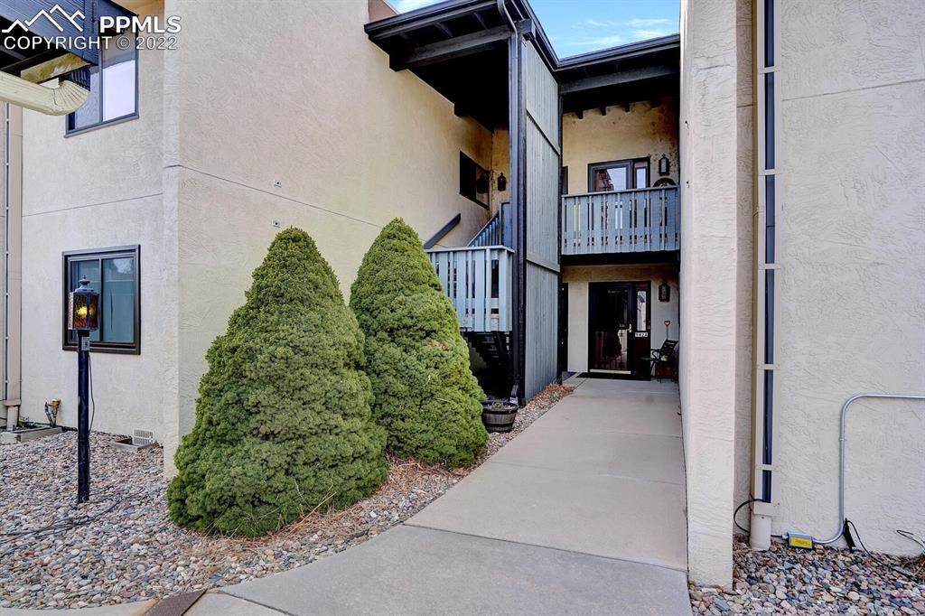 942 Fontmore Road - Photo 1