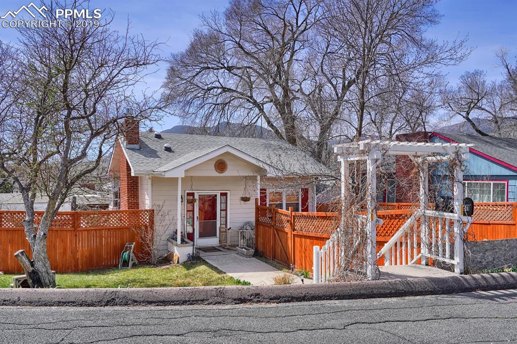 611 Hilltop Drive - Photo 1