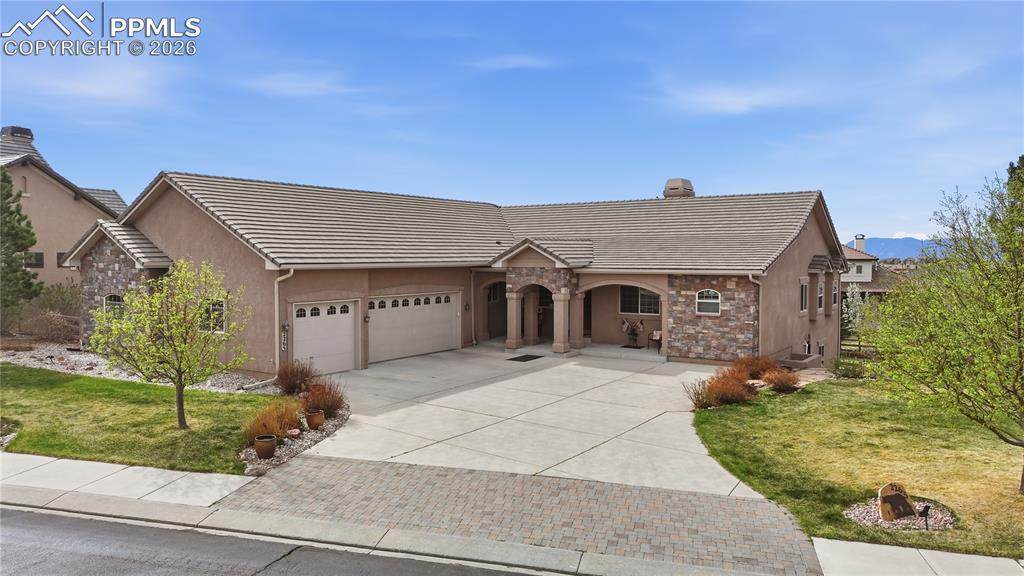 2265 Rainbows End Point - Photo 1