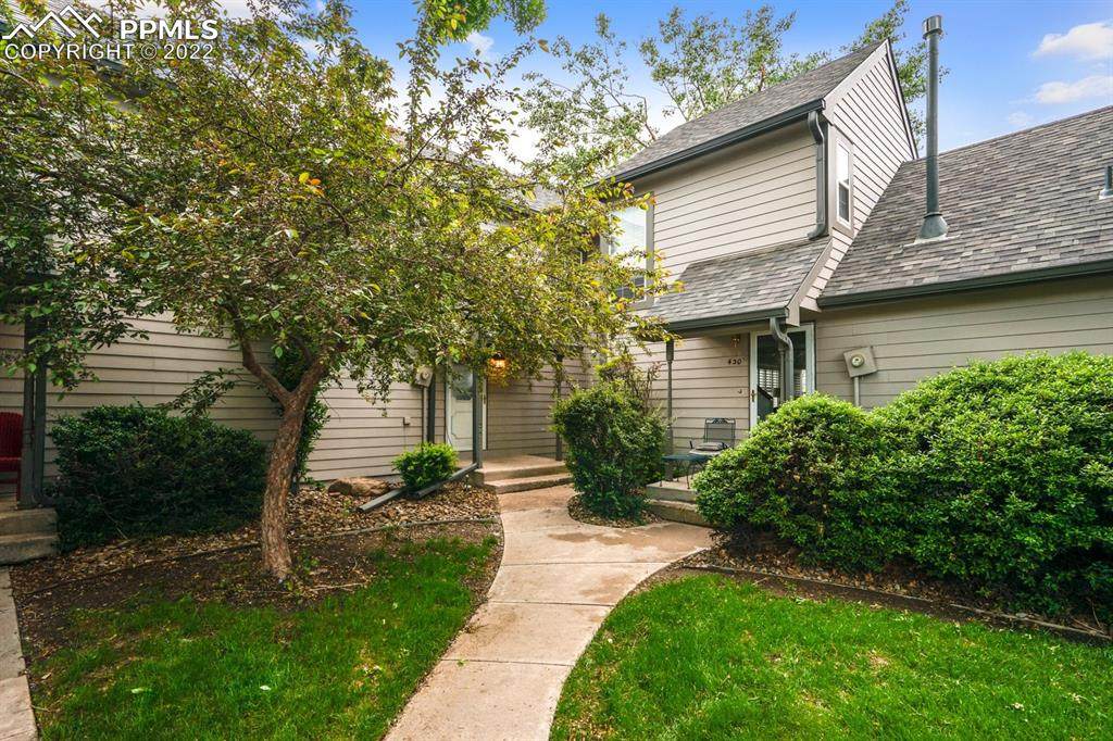 432 Cobblestone Drive - Photo 1