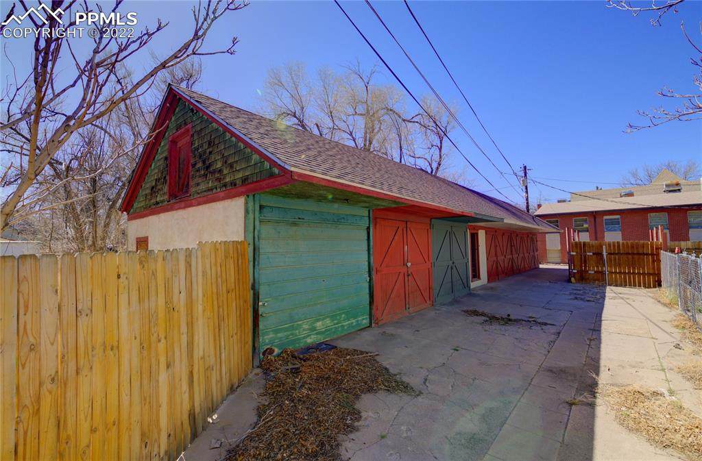 207 Quincy Street - Photo 1