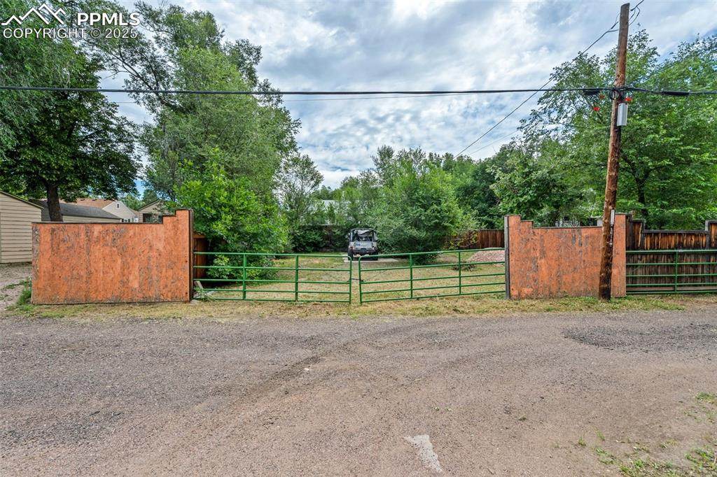 1611 Kiowa Street - Photo 1