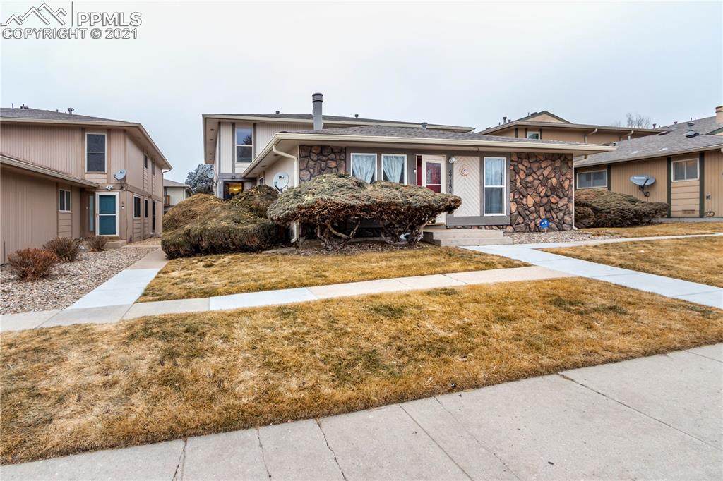 4718 Villa Circle - Photo 1