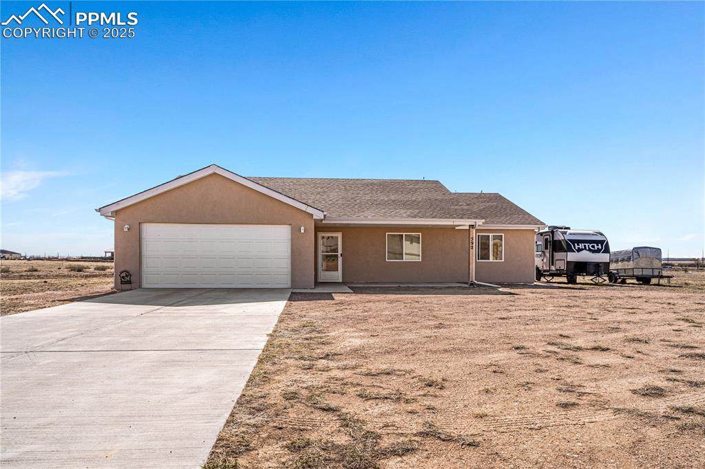 592 Earl Drive - Photo 1