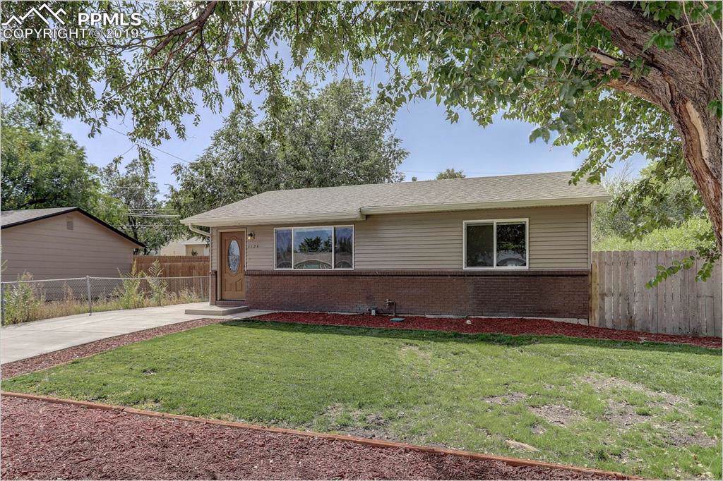 1124 Livingston Avenue - Photo 1