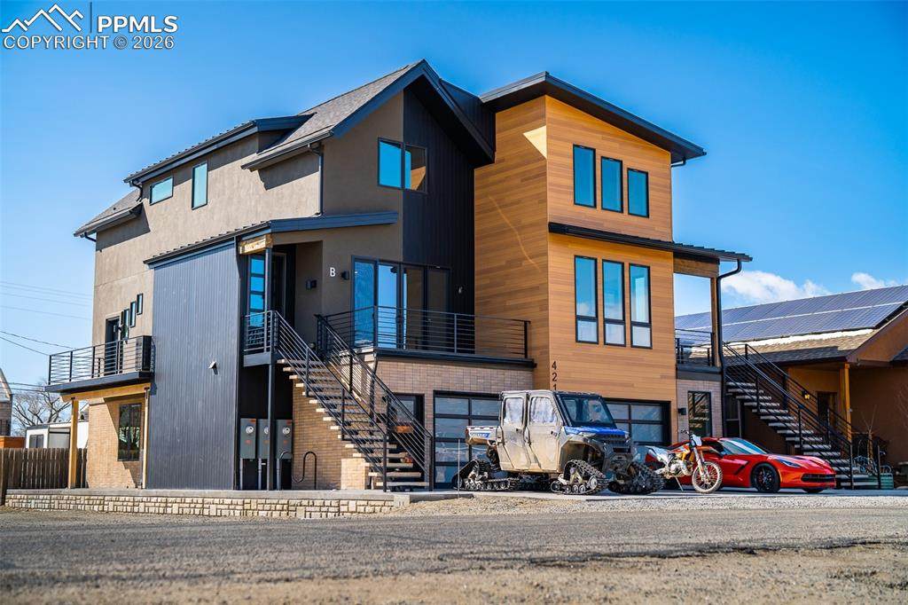 421 Chestnut Street - Photo 1
