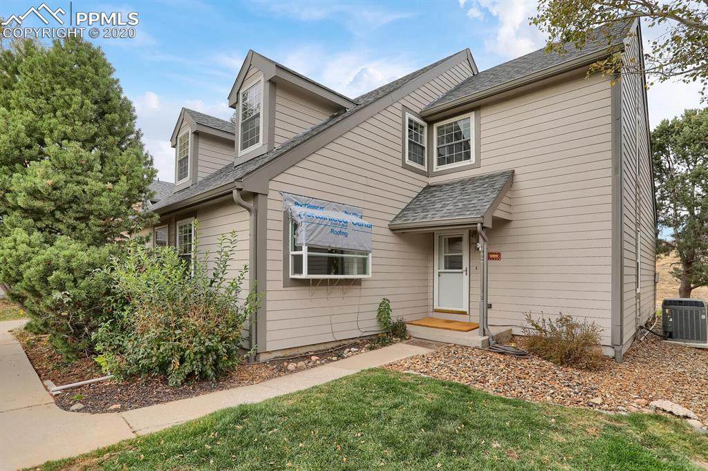340 Cobblestone Drive - Photo 1