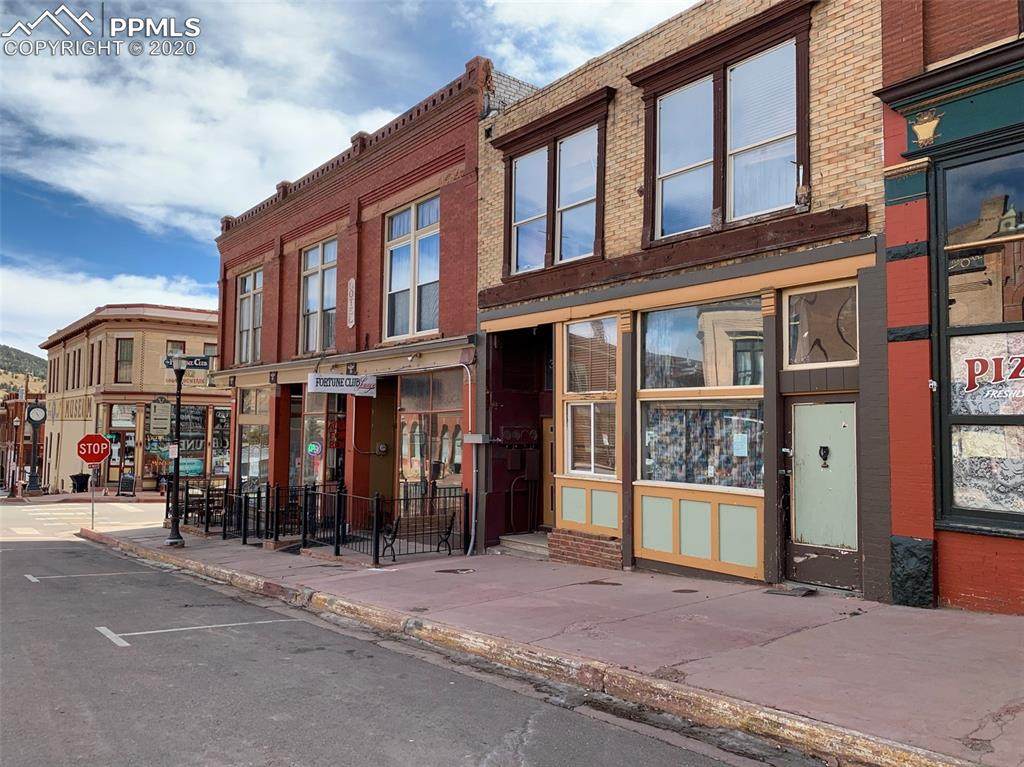 304 Victor Avenue - Photo 1