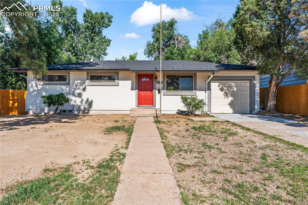 810 Circle Drive - Photo 1