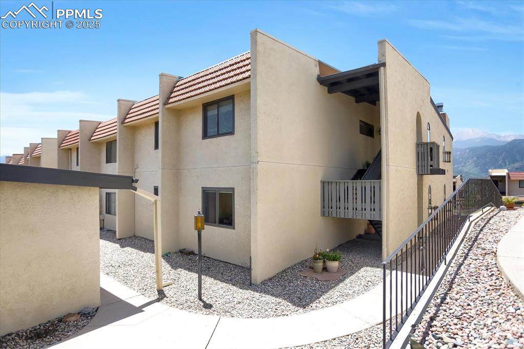 906 Fontmore Road - Photo 1