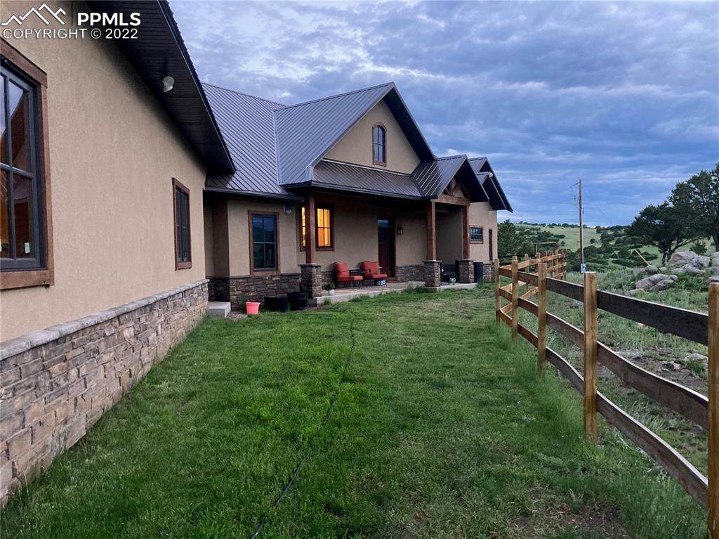 2221 Achy Back Lane - Photo 1