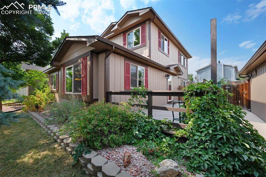 2150 Sarsi Drive - Photo 1