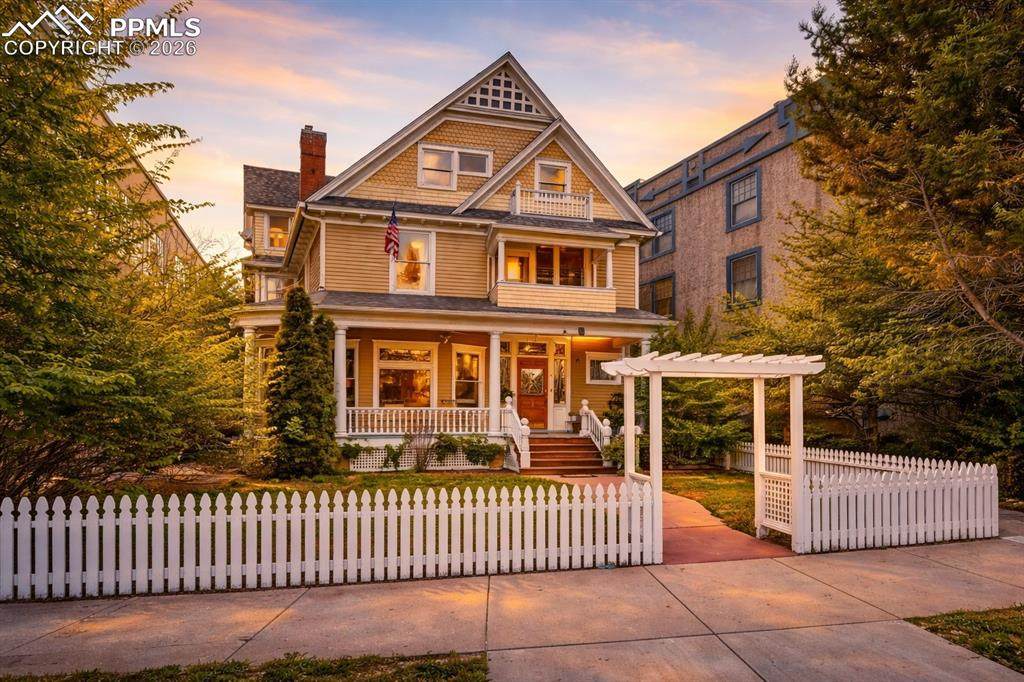 6 Boulder Crescent Street - Photo 1