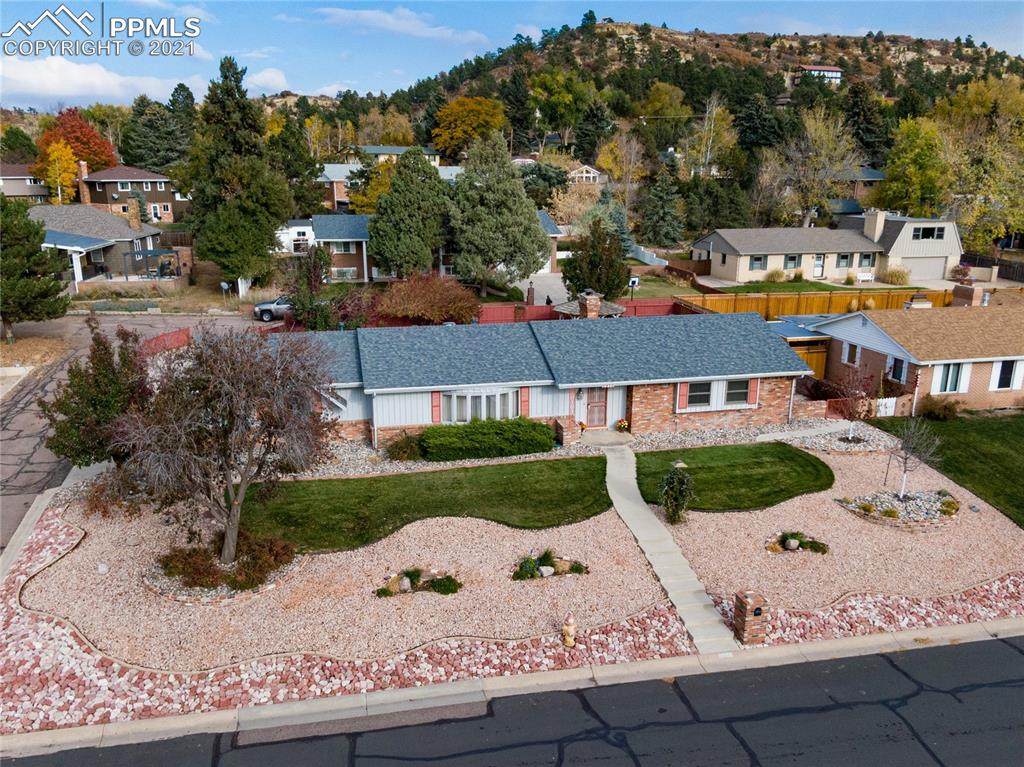 2913 Marilyn Road - Photo 1