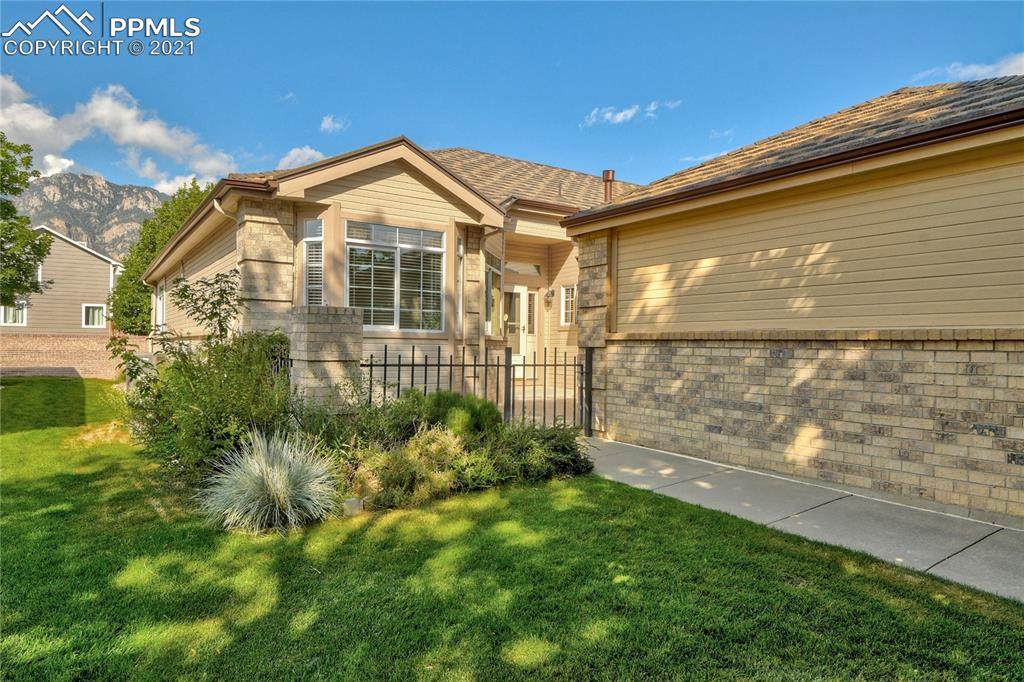 4418 Spiceglen Drive - Photo 1