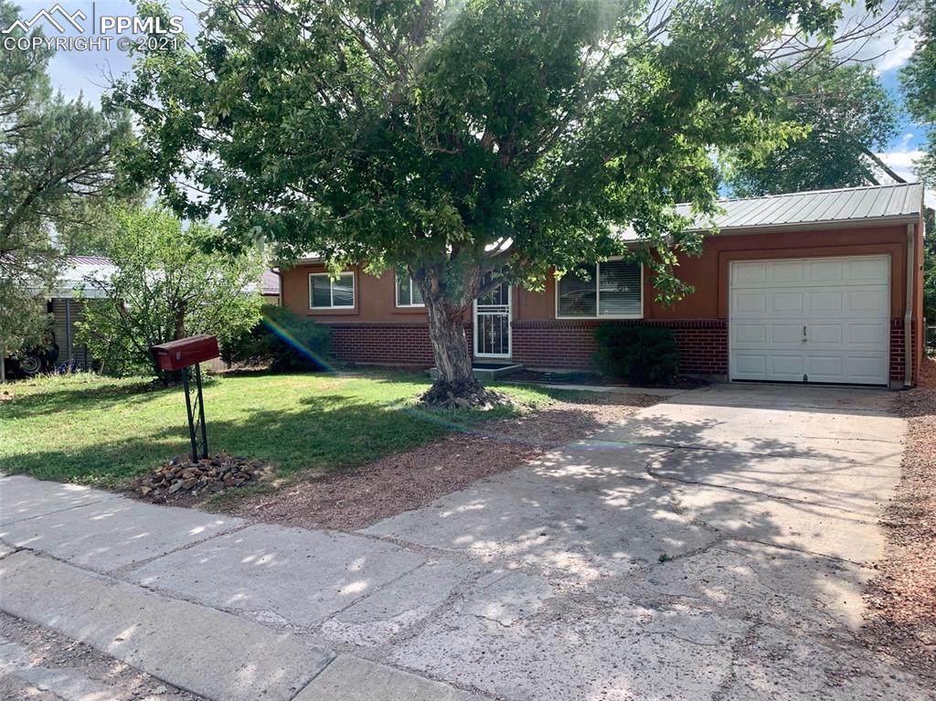 1044 Commanchero Drive - Photo 1