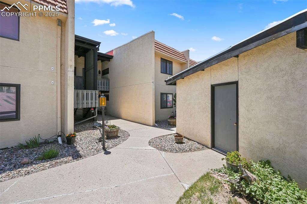934 Fontmore Road - Photo 1