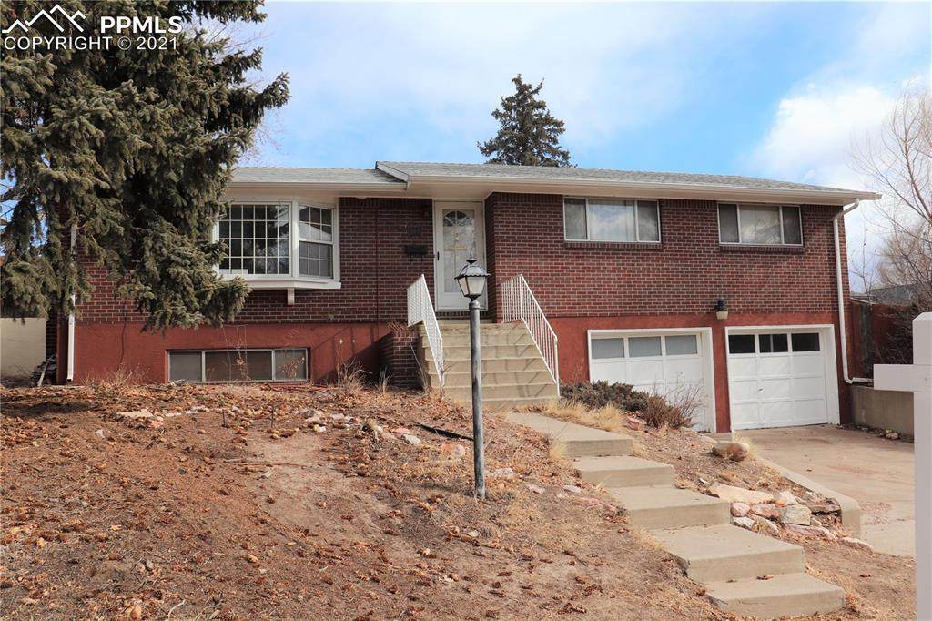 2005 Carlton Avenue - Photo 1