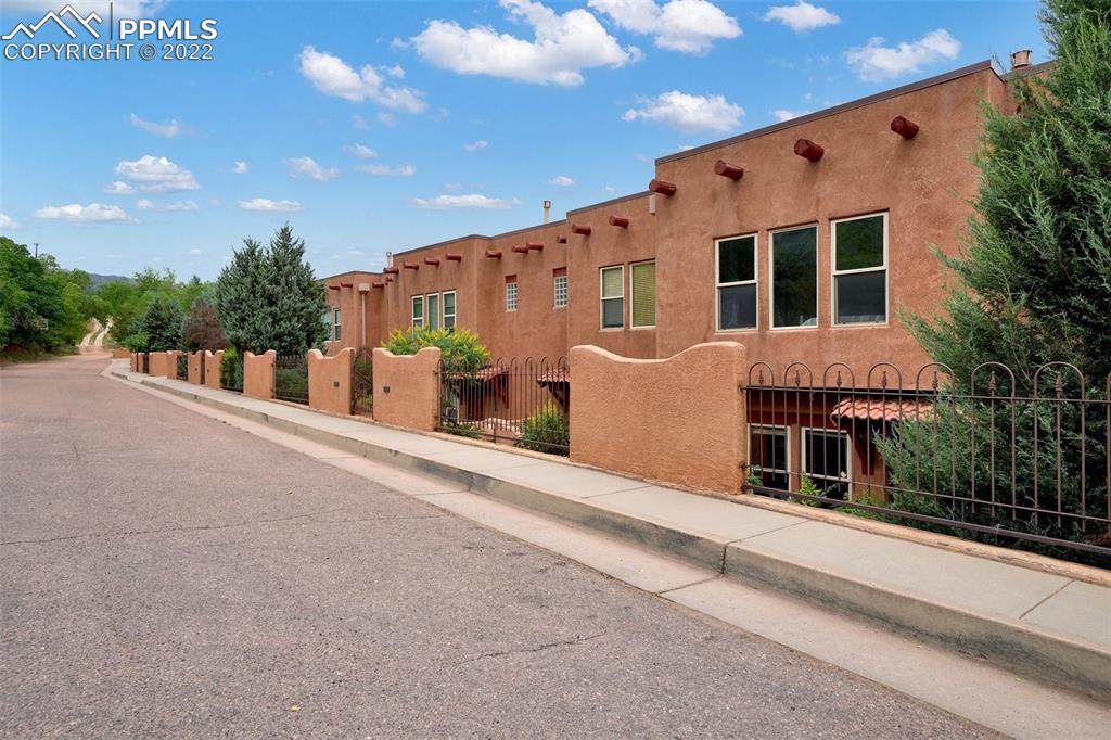 322 Santa Fe Place - Photo 1