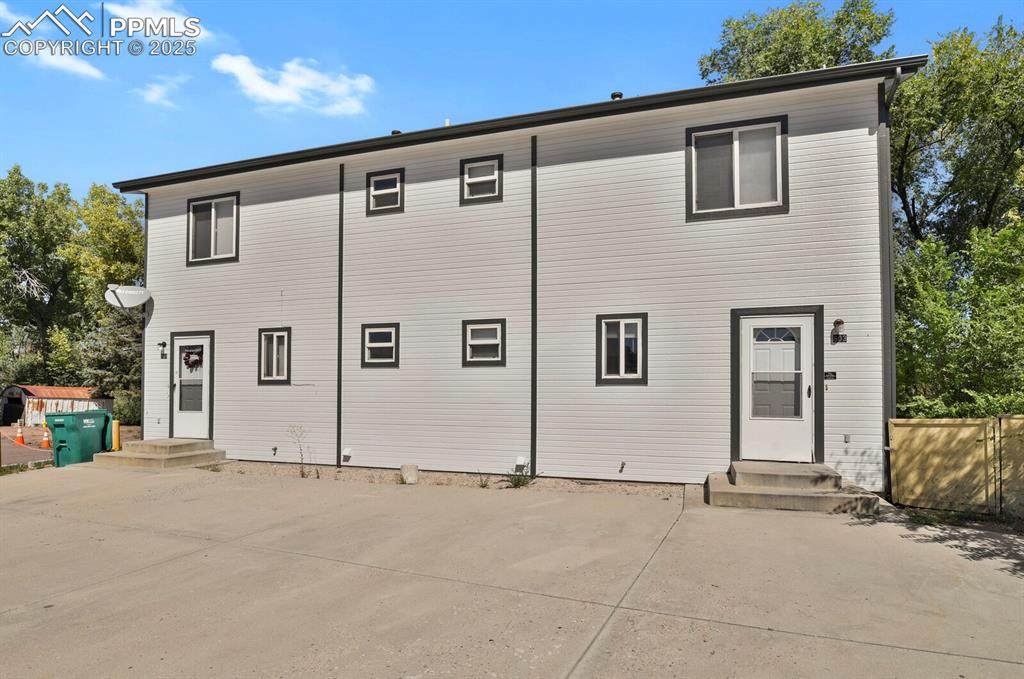 901-903 Teal Court - Photo 1