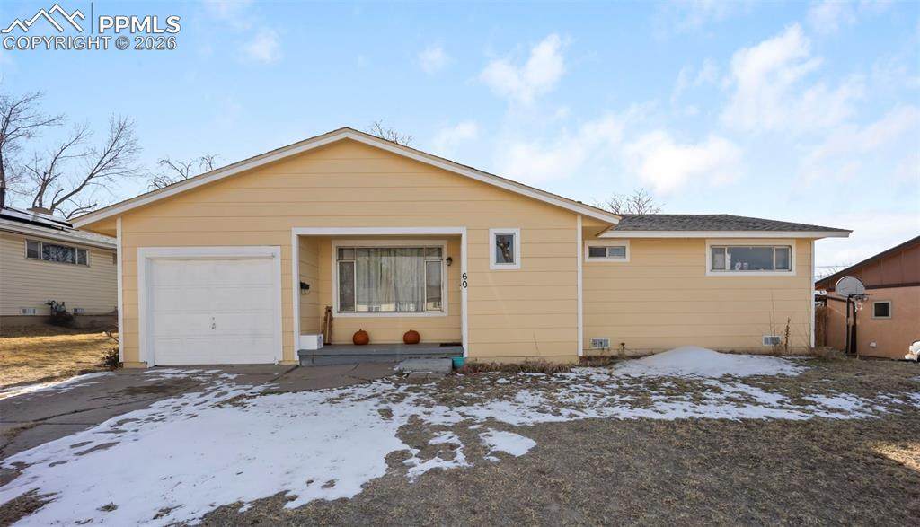 60 Loch Lomond Lane - Photo 1