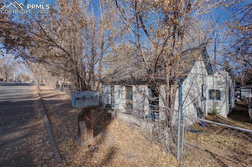 2424 Robinson Street - Photo 1