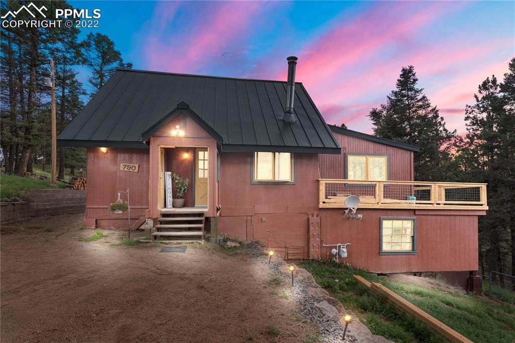 790 Pinewood Road - Photo 1