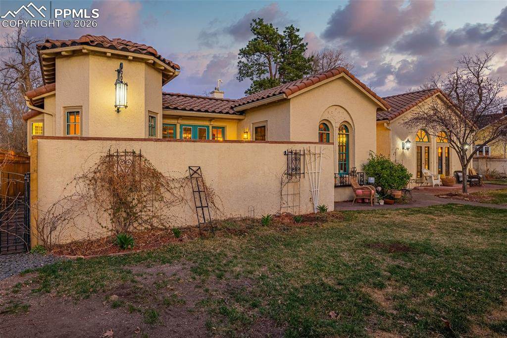 2107 Cascade Avenue - Photo 1